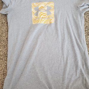 Gray under armour t-shirt